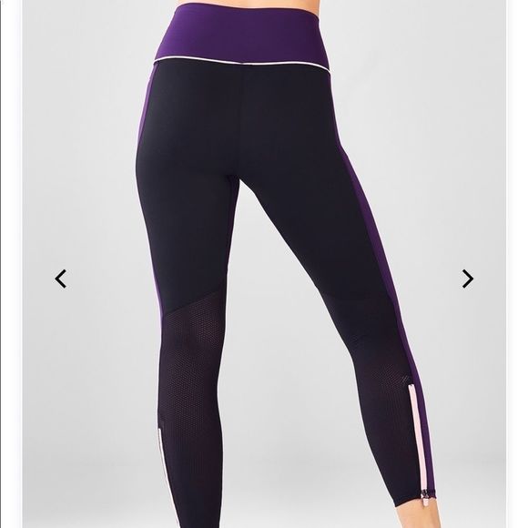 ✨🏋🏽NWTHighWaisted Powerhold legging🏋🏽✨ - Picture 2 of 4